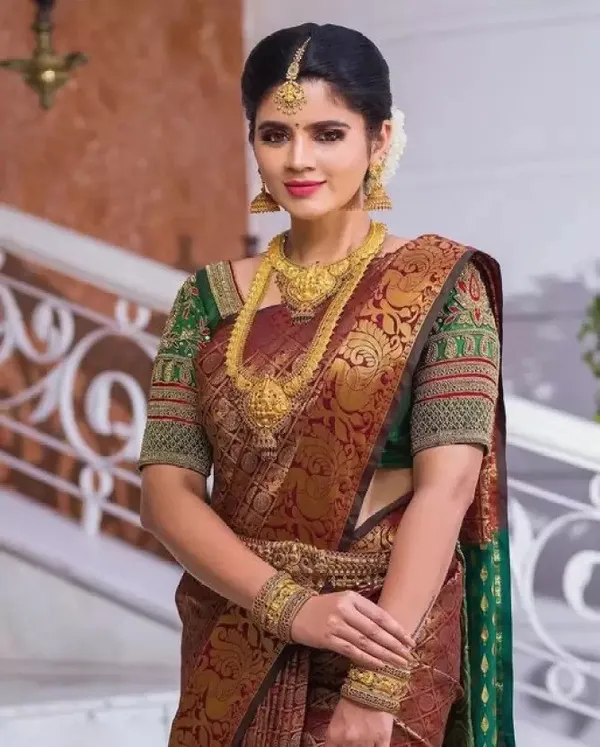 Maroon_Woven_Kanjivaram_Silk_Saree_with_Saree_Cover