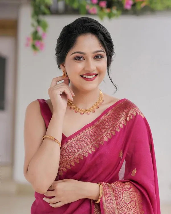Pink_Banarasi_Silk_Saree_With_Blouse_Piece