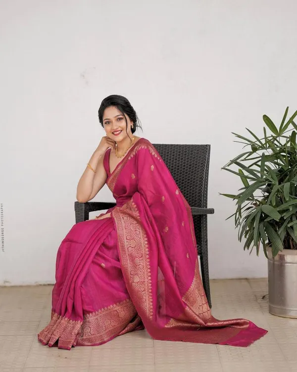 Pink_Banarasi_Silk_Saree_With_Blouse_Piece