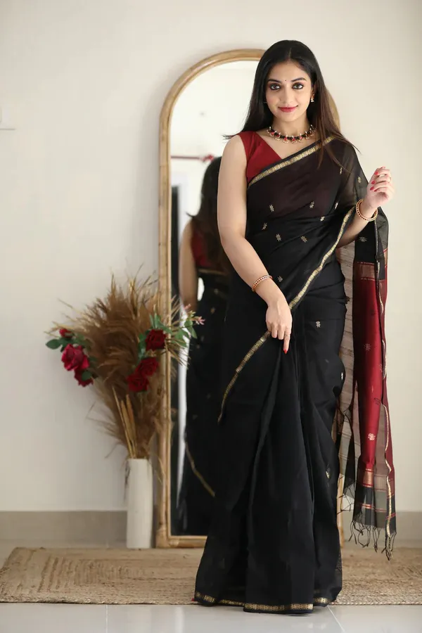 Black_Cotton_Silk_Saree_With_Blouse_Piece