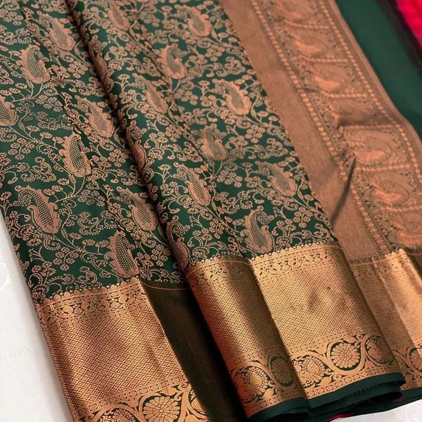 Green_Cotton_Silk_Saree_With_Classy_Blouse_Piece