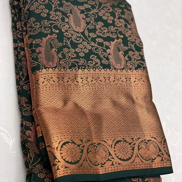 Green_Cotton_Silk_Saree_With_Classy_Blouse_Piece