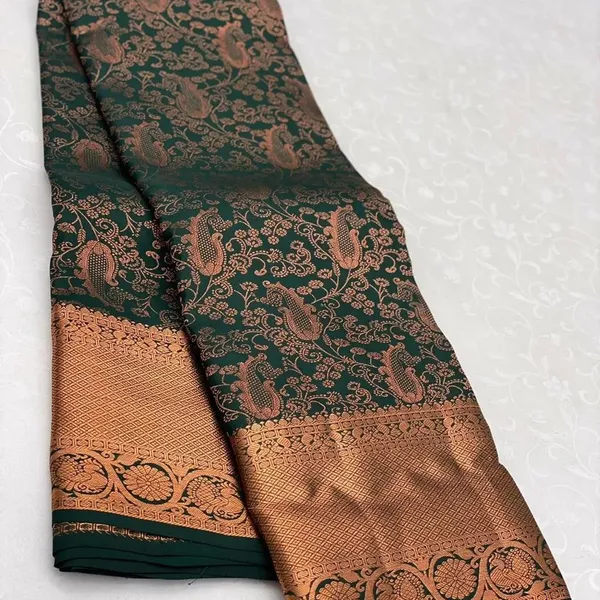 Green_Cotton_Silk_Saree_With_Classy_Blouse_Piece