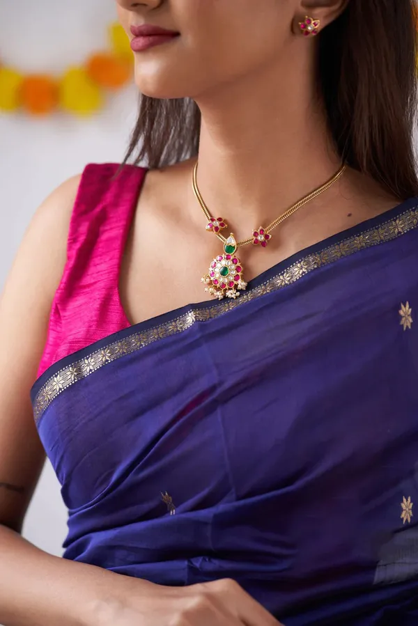 Purple_Cotton_Silk_Saree_With_Extraordinary_Blouse_Piece