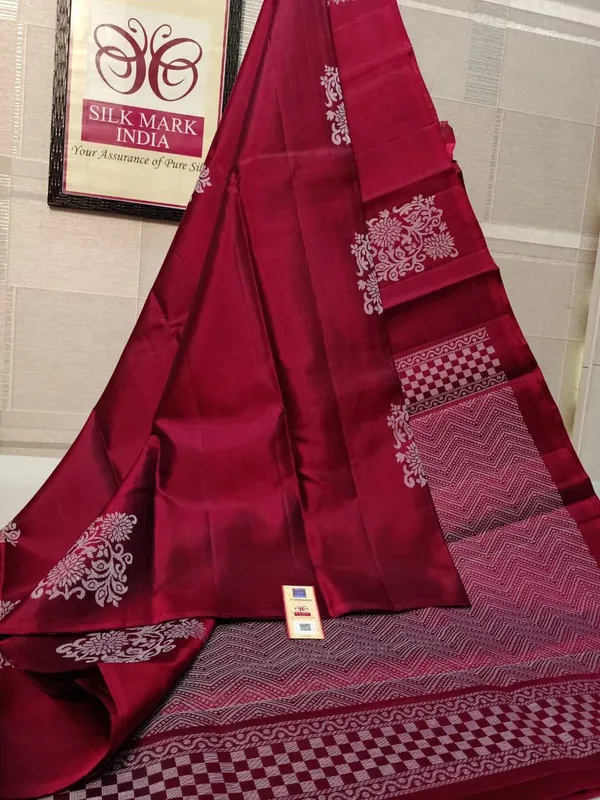 Red_Soft_Banarasi_Silk_Saree_With_Angelic_Blouse_Piece