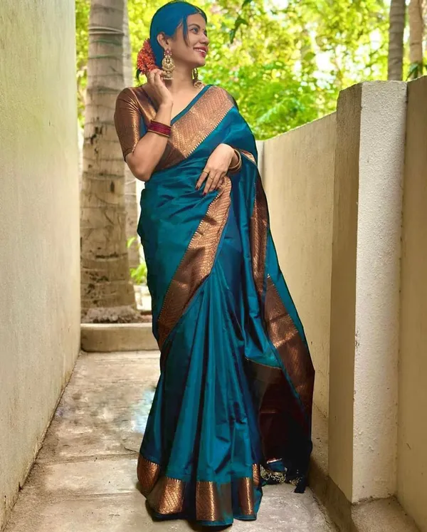 Dark_Green_Soft_Banarasi_Silk_Saree_With_Improbable_Blouse_Piece