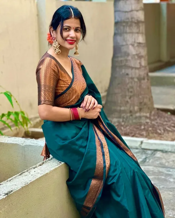 Dark_Green_Soft_Banarasi_Silk_Saree_With_Improbable_Blouse_Piece