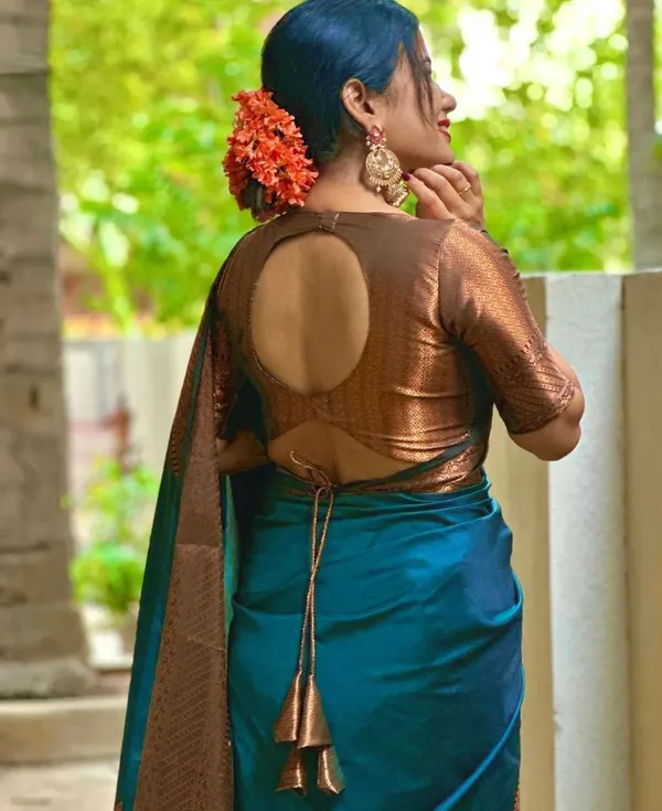 Dark_Green_Soft_Banarasi_Silk_Saree_With_Improbable_Blouse_Piece