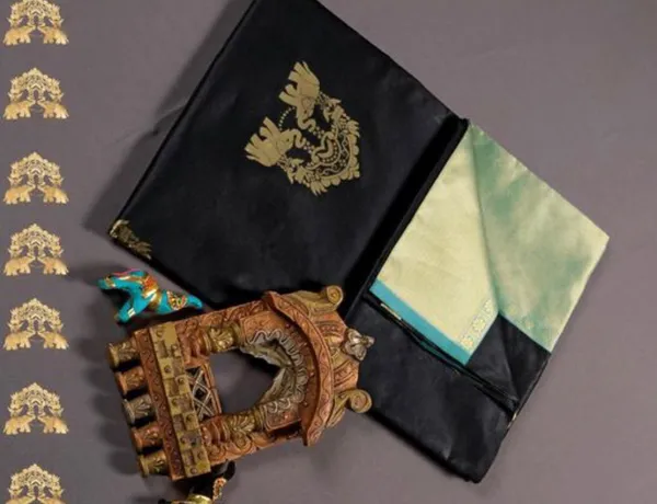 Black_Soft_Silk_Saree_With_Girlish_Blouse_Piece