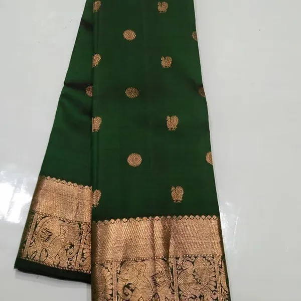 Green_Woven_Kanjivaram__Silk_Saree_with_Saree_Cover