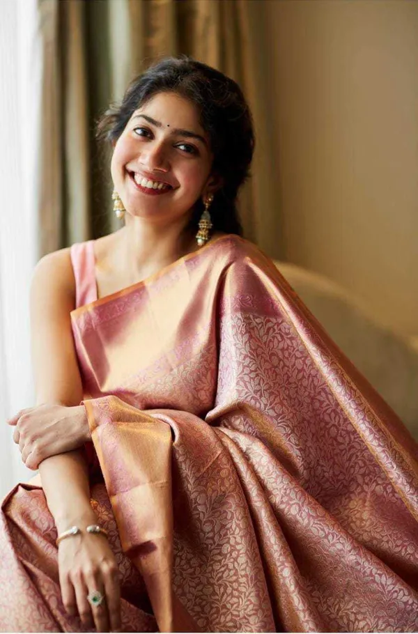 Pink_Woven_Kanjivaram_Silk_Saree_with_Saree_Cover