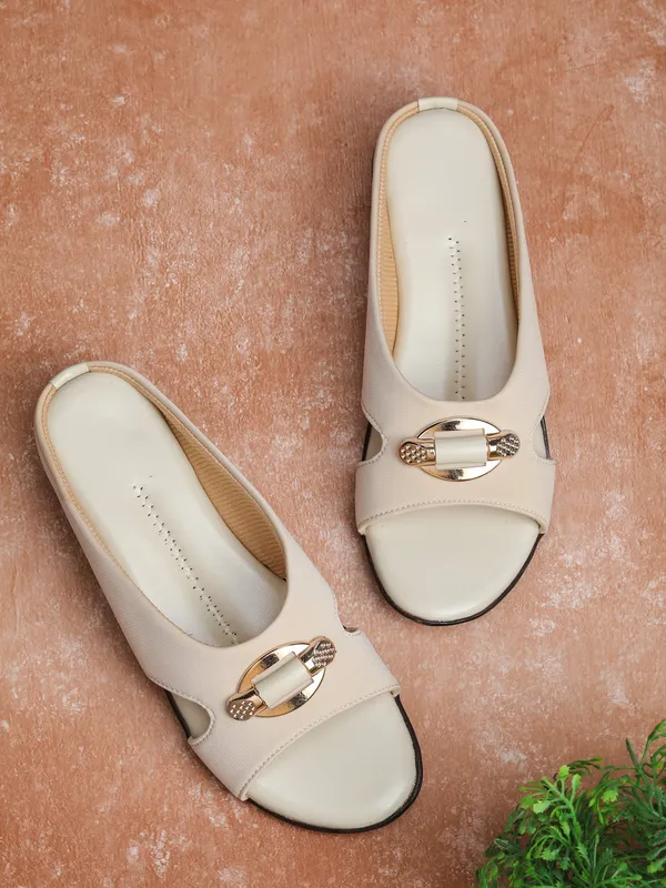 Slippers_For_Women_-_Cream_Vegan_Leather_CozyWalk