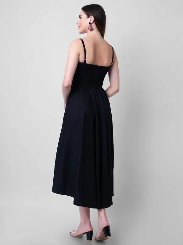 Women_Fit_And_Flare_Black_Dress