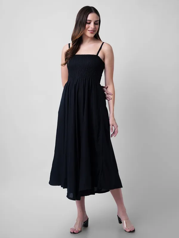 Women_Fit_And_Flare_Black_Dress