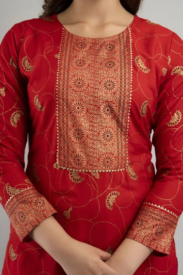 Women_Rayon_Gold_Printed_Kurta_And_Palazzo_Set