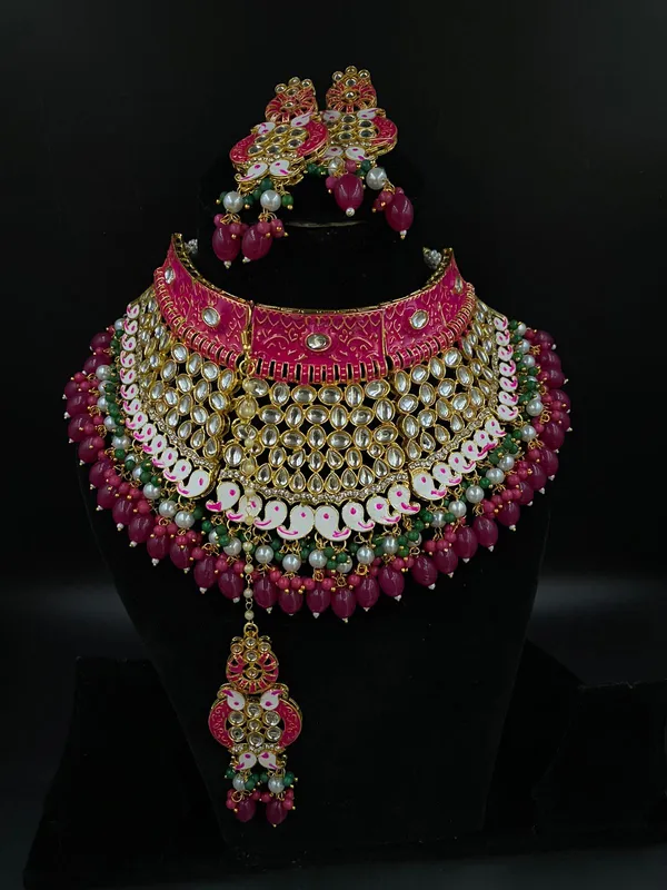 Bridal_Heavy_Rani_Choker_Necklace_Set_and_Earrings_with_Maang_Tikka
