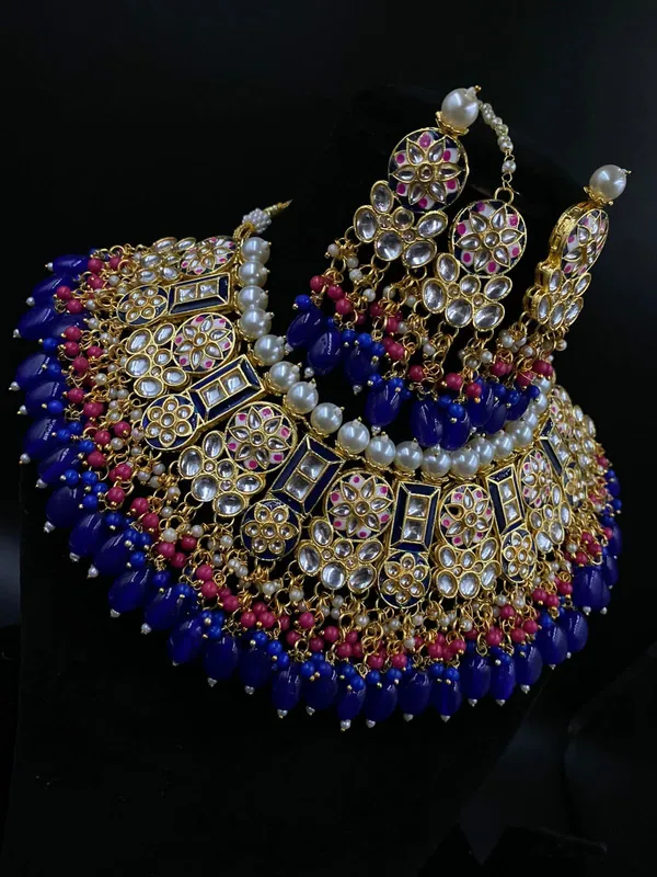 Blue_Choker_Necklace_Set_and_Earrings_with_Maang_Tikka
