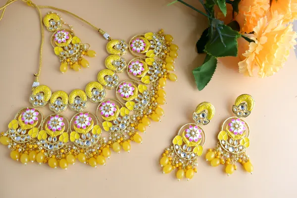 Choker_Hand_Made_Necklace_Set_and_Earrings