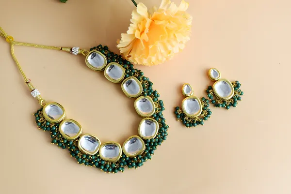 Green_Polki_Necklace_Set_and_Earrings