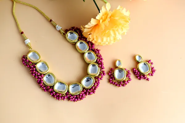Kundan_Magenta_Rani_Necklace_Set_and_Earrings