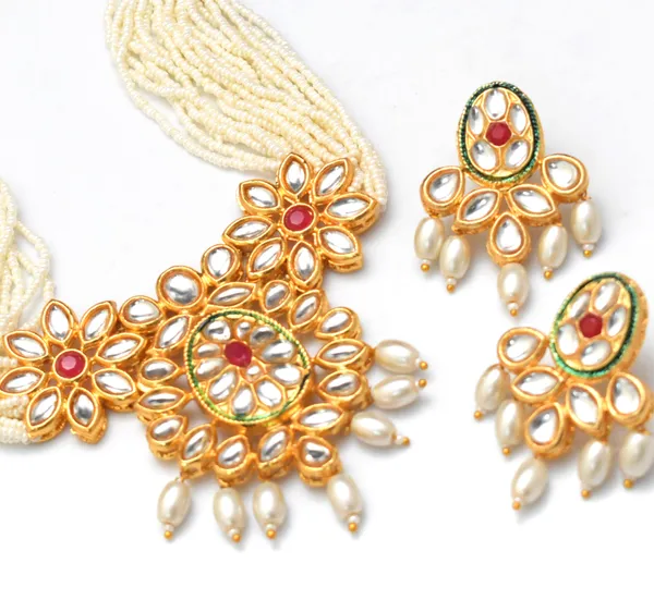 Choker_Chic_Necklace_Set_and_Earrings_with_earring