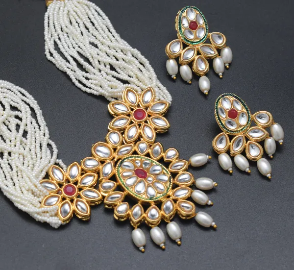 Choker_Chic_Necklace_Set_and_Earrings_with_earring