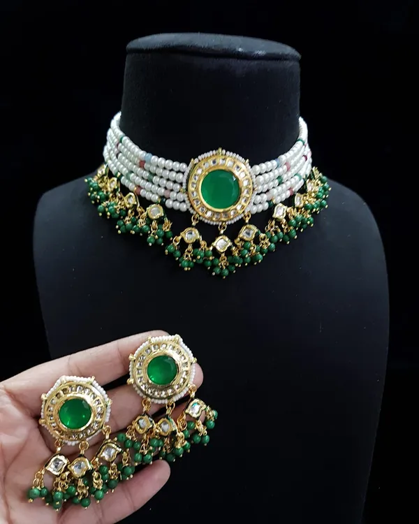 Choker_Necklace_Set_and_Earrings