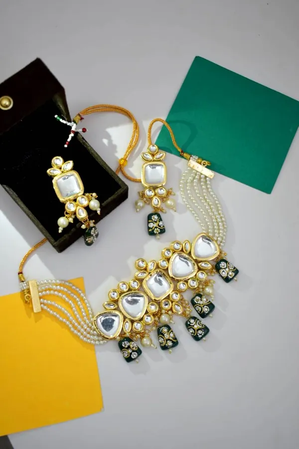 Brass_Kundan_Choker_Necklace_with_Back_Meena