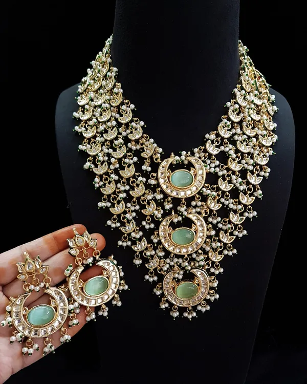Brass_Multiline_Heavy_Necklace_Set_and_Earrings