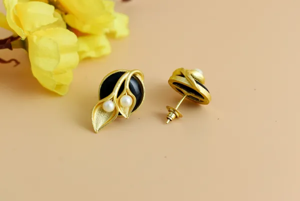 Black_Earring_Stud_Earring