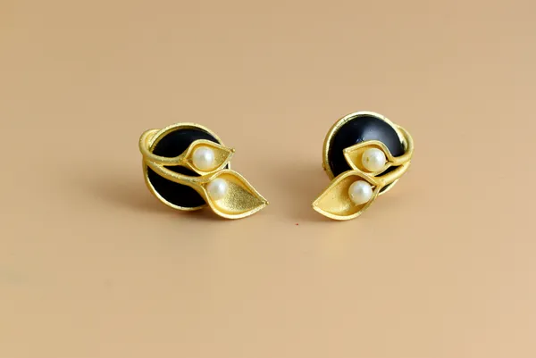 Black_Earring_Stud_Earring