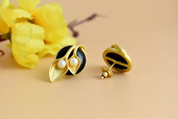 Black_Earring_Stud_Earring