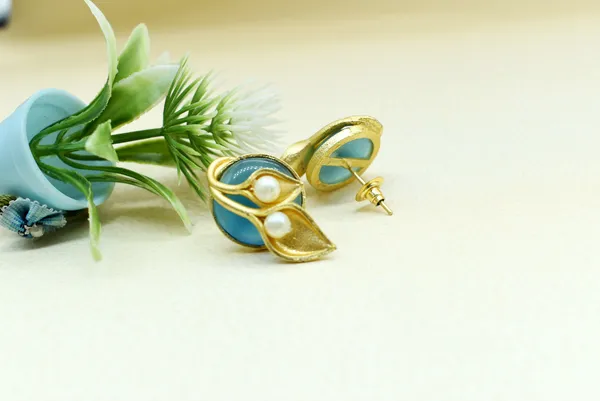 Pearl_Stone_Earring_Stud