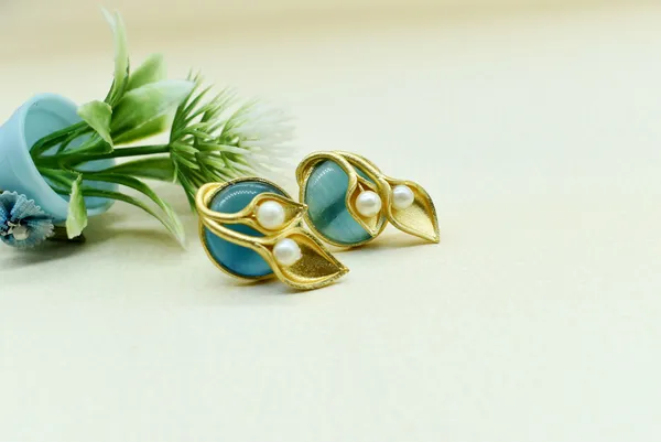 Pearl_Stone_Earring_Stud