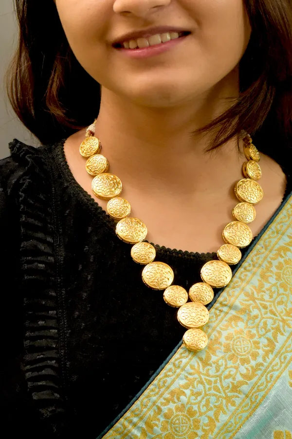 Long_Golden_Mala_Necklace_wearable_on_all_Kind_of_Outfits