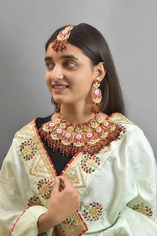 Premium_Quality_Beautiful_Choker_Maroon_Dark_Red_Necklace_Set_with_Maang_Tikka