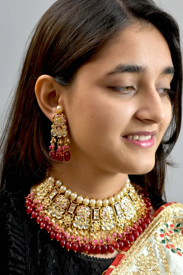 Quality_Choker_Necklace_Set_with_Maang_Tikka