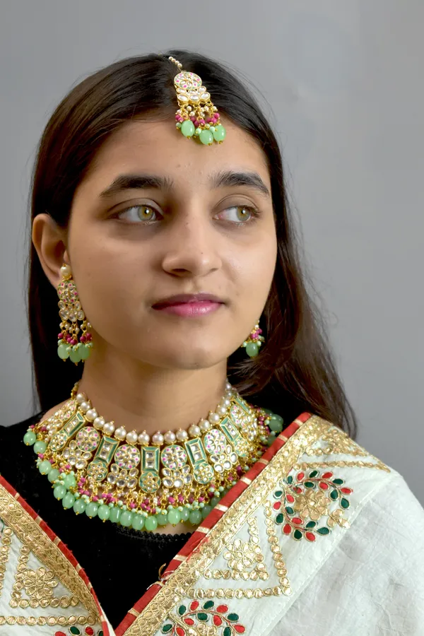 Quality_Mint_Choker_Necklace_Set_with_Maang_Tikka