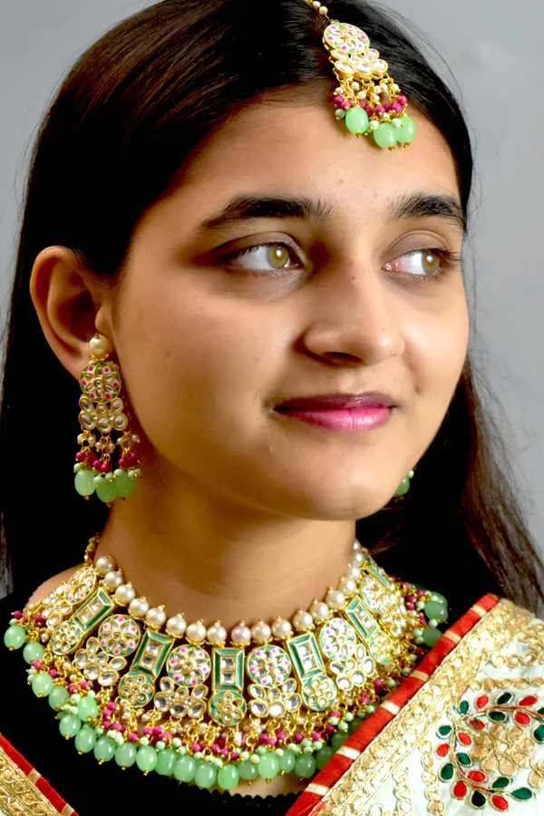 Quality_Mint_Choker_Necklace_Set_with_Maang_Tikka