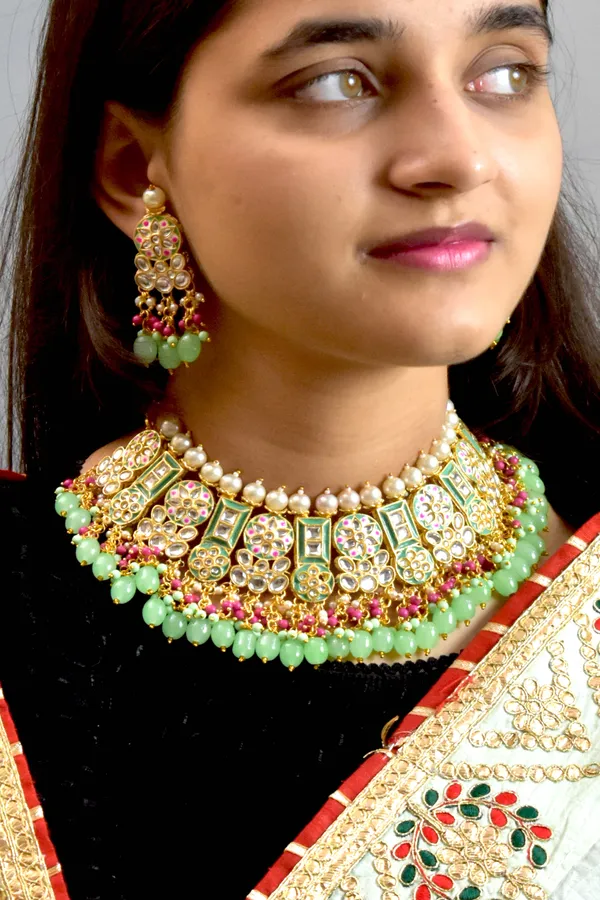 Quality_Mint_Choker_Necklace_Set_with_Maang_Tikka