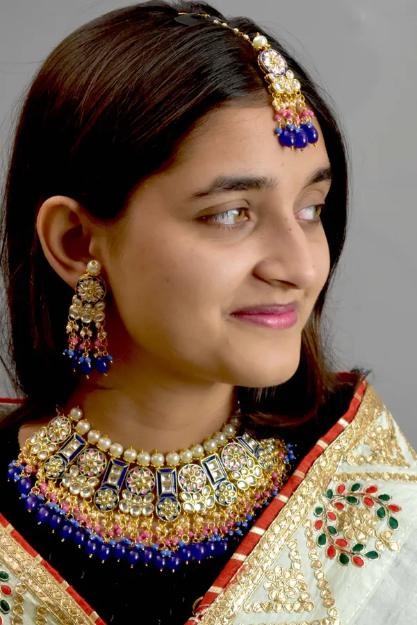 Quality_Navy_Blue_Choker_Necklace_Set_with_Maang_Tikka