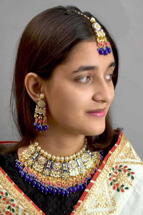 Quality_Navy_Blue_Choker_Necklace_Set_with_Maang_Tikka