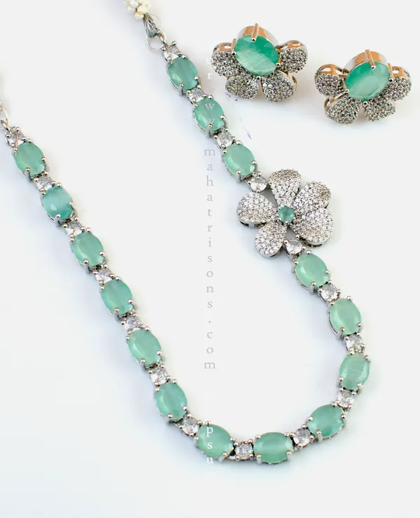 Quality_Necklace_Set_and_Earrings