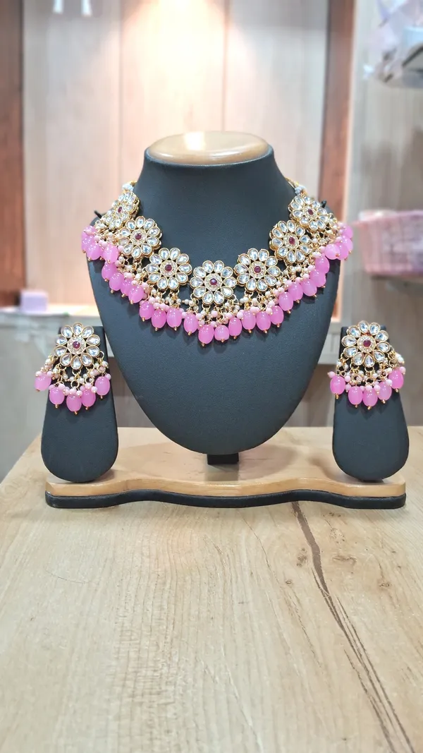 Chic_Necklace_Set