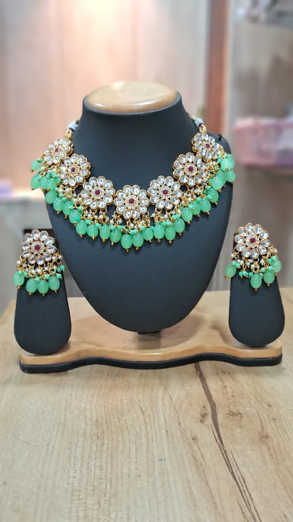 Choker_Necklace_Set