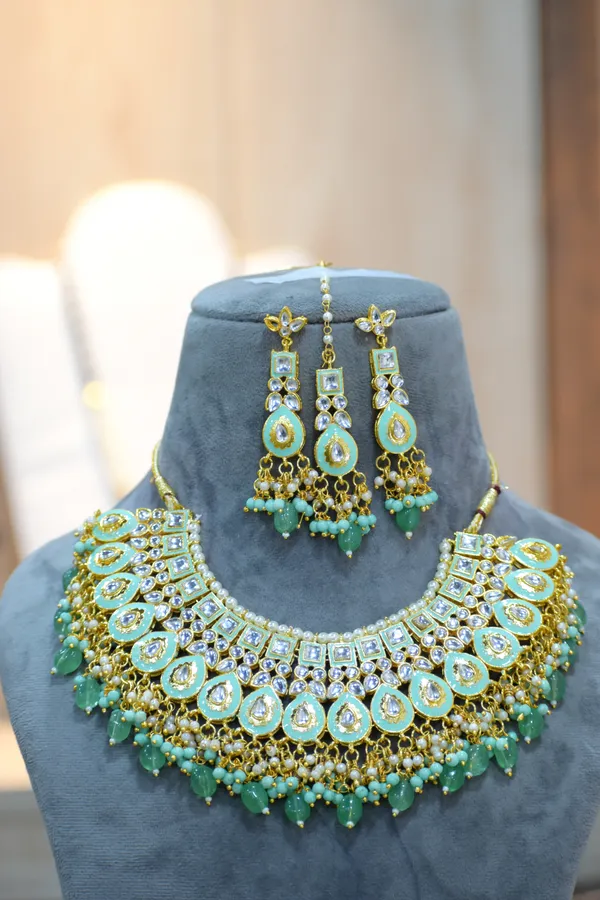Jewellery set with maang tikka online clearance