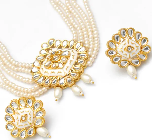 Choker_Necklace_Set_and_Earrings_with_Earring