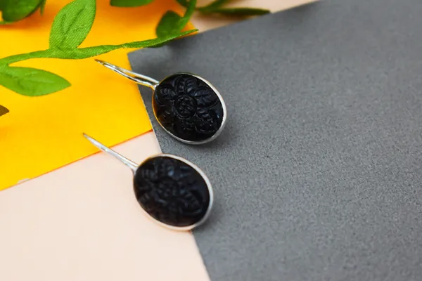 Black_Carving_Stone_Earring