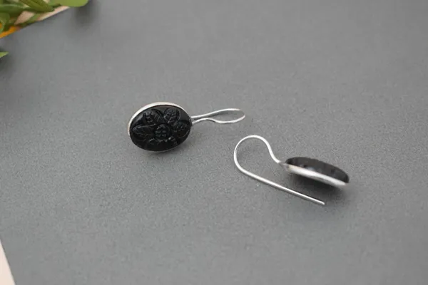 Black_Carving_Stone_Earring
