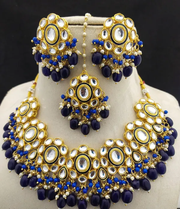 Blue_Necklace_Set_and_Earrings_with_Maang_Tikka